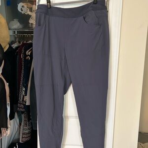 REI Women’s Lightweight straight Leg Pant